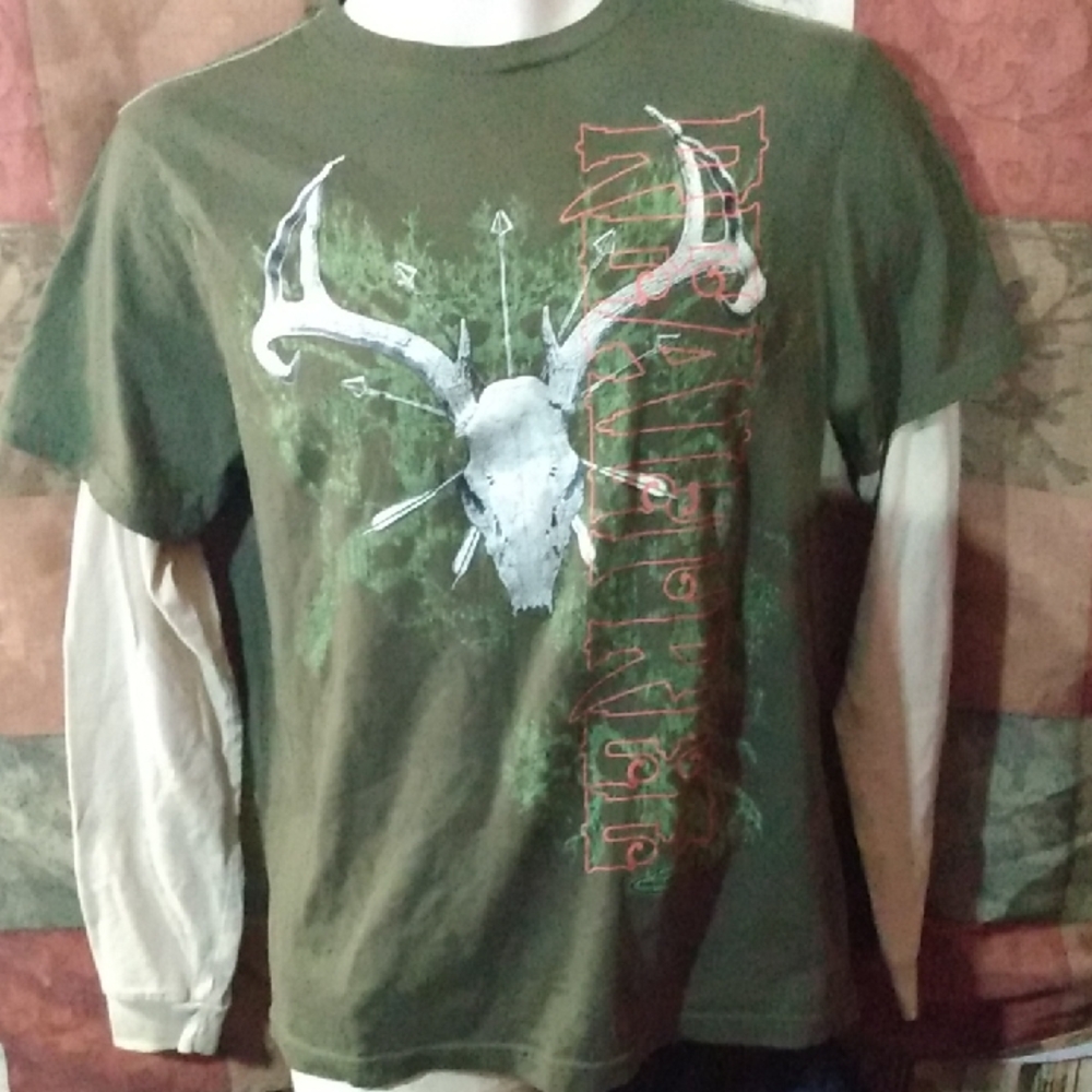 Men's Green Graphic T-Shirt Brand Is Realtree Long Sleeve